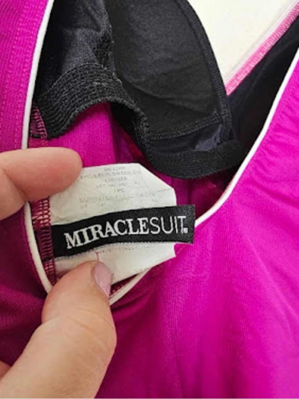 Miraclesuit Horizon One-Piece Swimsuit Magenta Size 12 Tummy Control Slimming - Picture 4 of 5